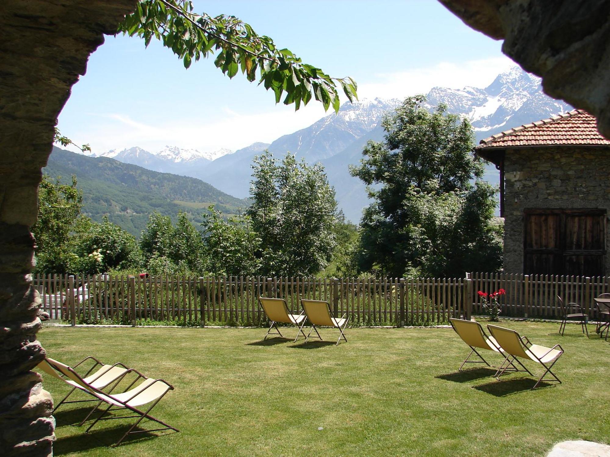 Affittacamere Grand Saint Bernard Bed & Breakfast Gignod